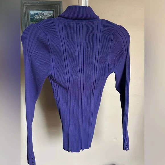 White House Black Market sweater - Picture 3 of 4